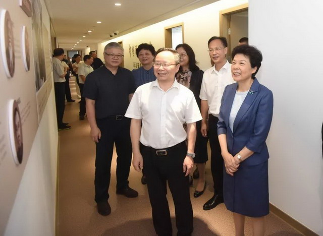 葛慧君走訪省委會機關